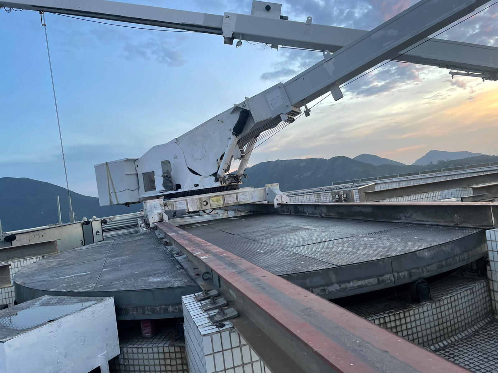 港島東中心吊船維修工程